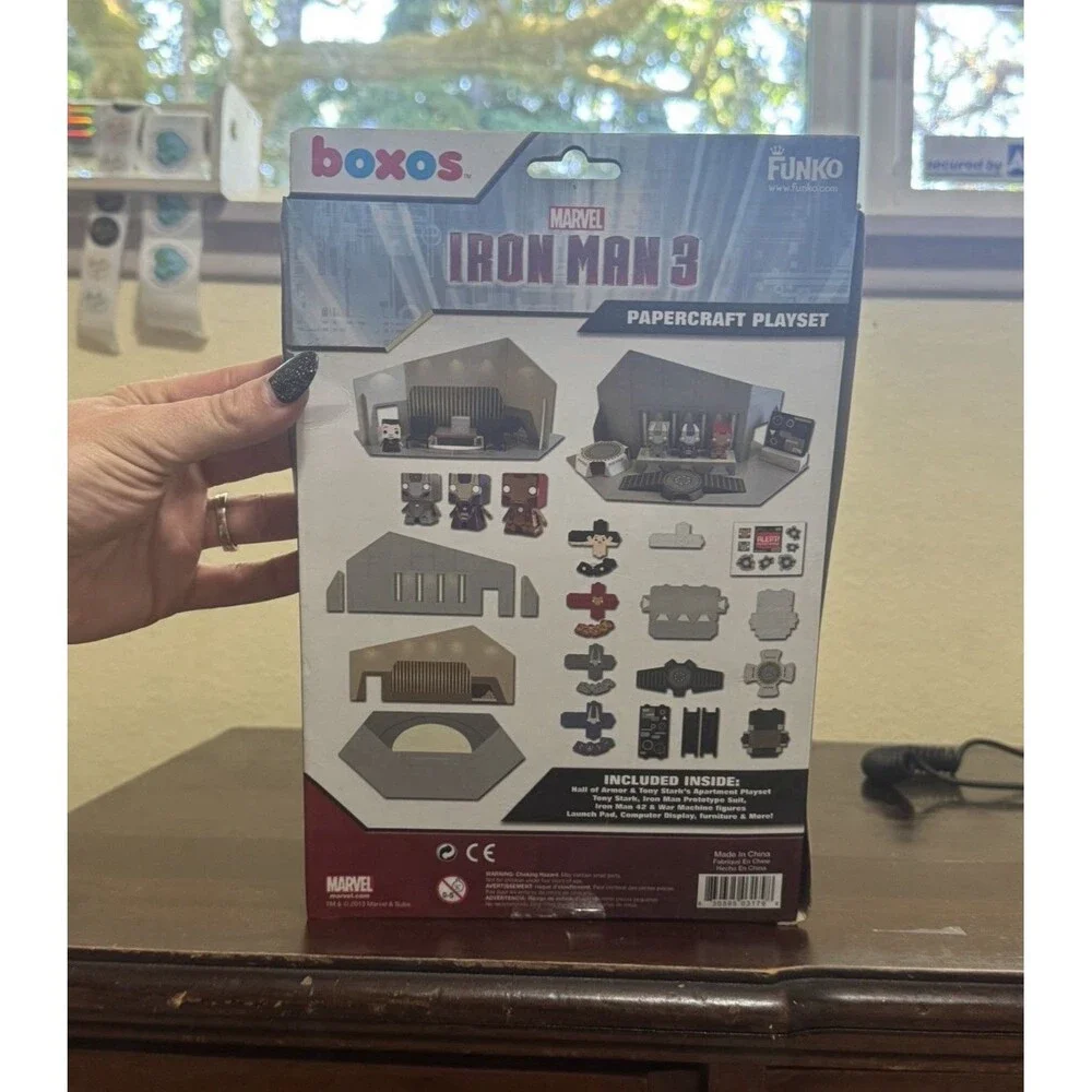 Iron Man 3 Avengers Boxos Papercraft Playset Legos stickers Funko